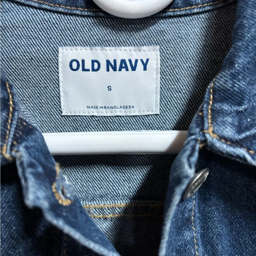 Old Navy chic dark